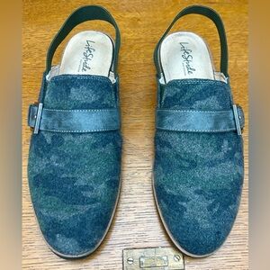 NWOT 10 Life Stride Zaida slip on Green Blue Camouflage Felt Slingback Flats